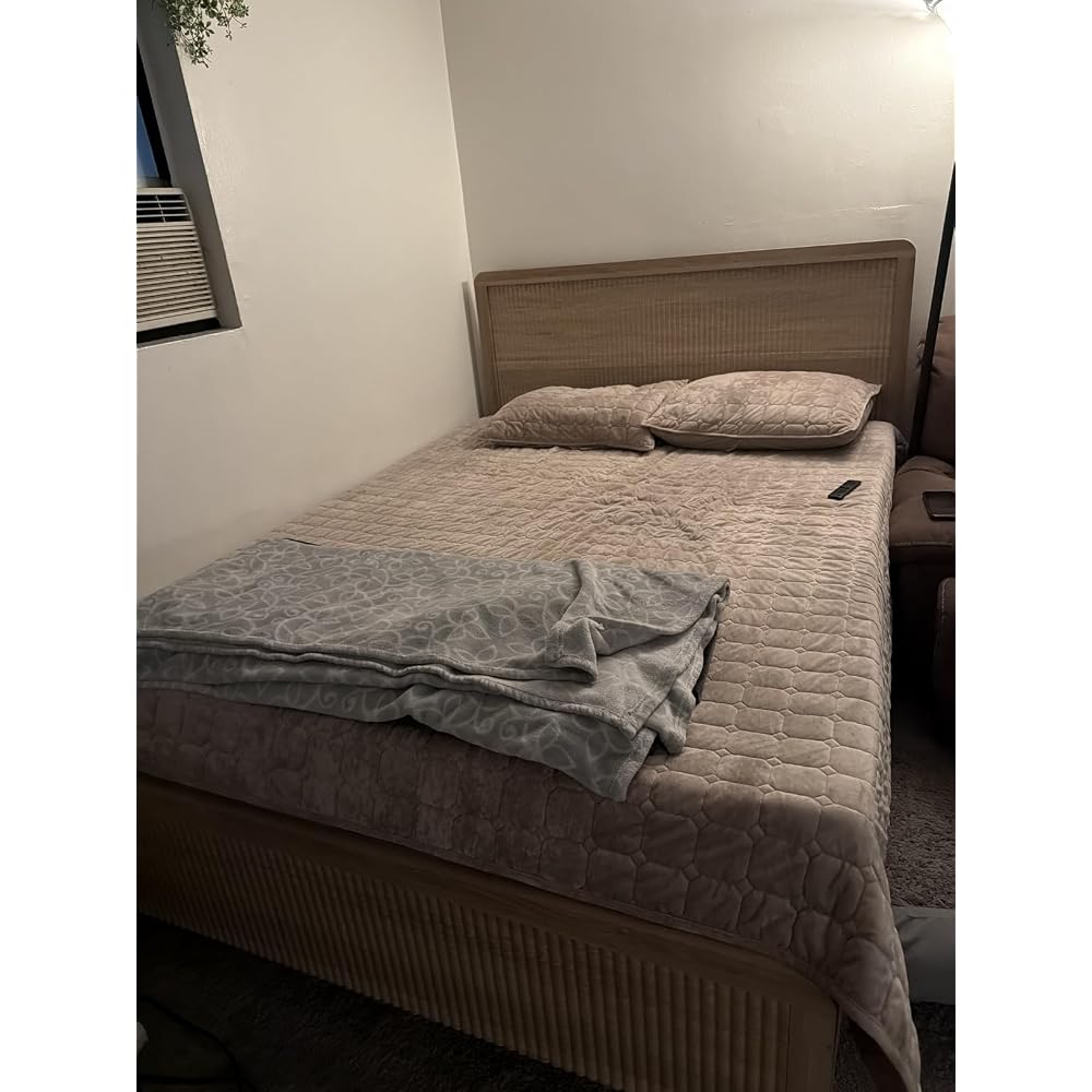 AMERLIFE Queen Wood Bed Frame with Fluted Headboard & Footboard, Walnut